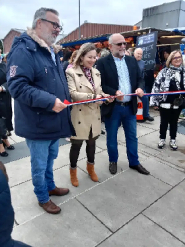 Le marché de Chambéry réinvestit sa place rénovée et végétalisée à Villenave-d'Ornon