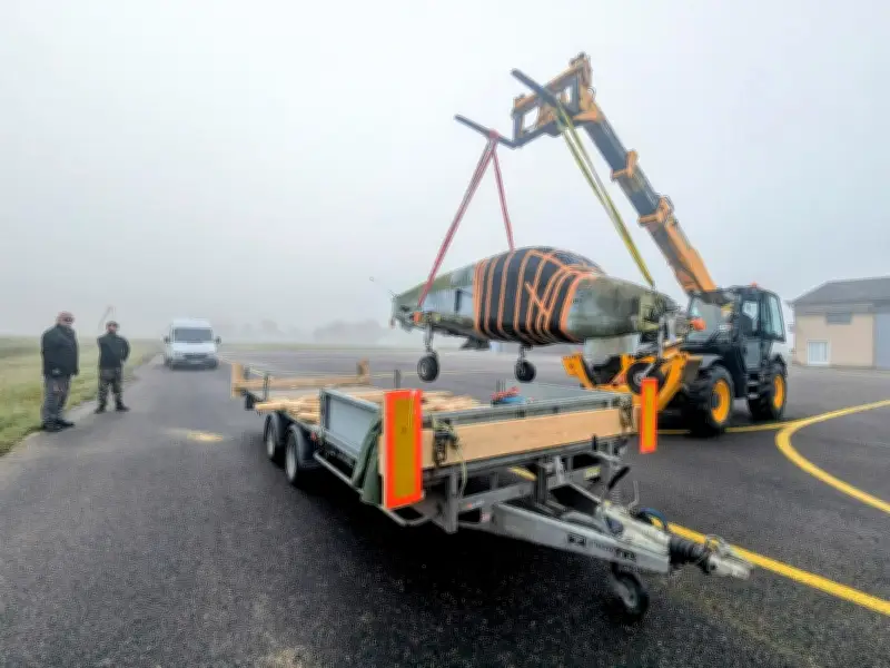 Le Microjet 200 n°3 de Marmande sauvé des intempéries pour une restauration au musée de Montélimar