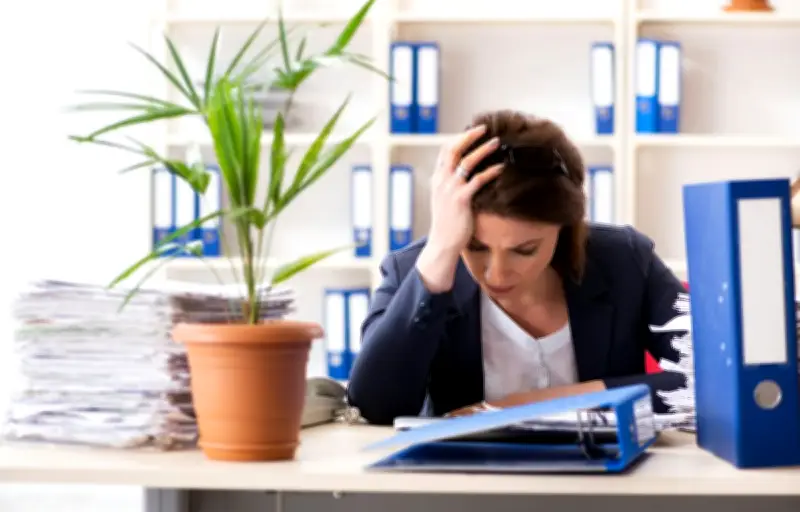 Le milieu de carrière, période critique du burn out selon une étude universitaire