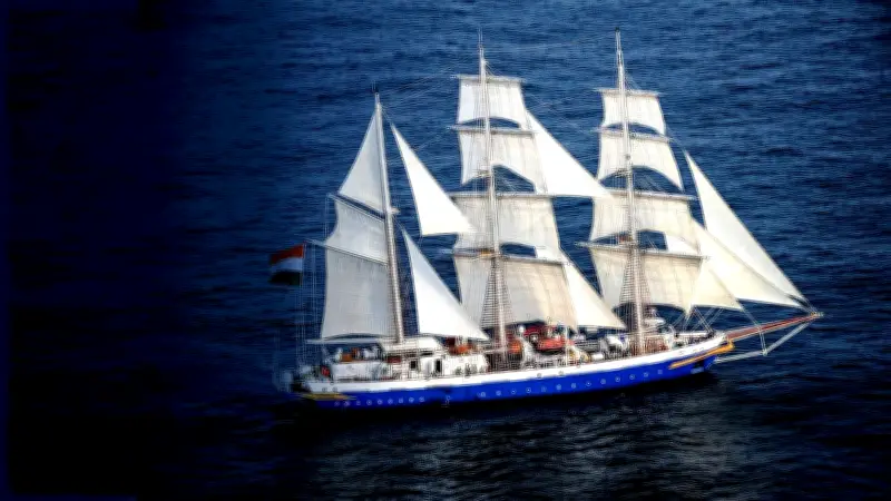 Le navire-école indien Sudarshini en détresse au large de Sète après une avarie moteur