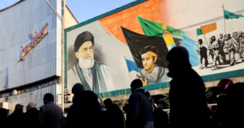 Le neveu de Khamenei, réfugié en France, réagit à la mort de son oncle après les frappes