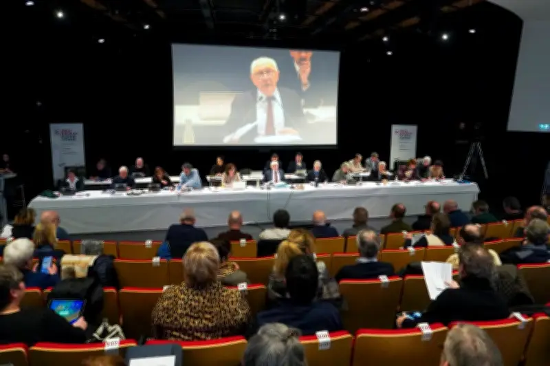 Le paradoxe démocratique des intercommunalités : pouvoir sans élection directe