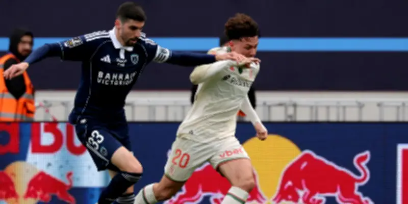 Le Paris FC s'impose face à Nice et prend de l'air dans la course au maintien en Ligue 1
