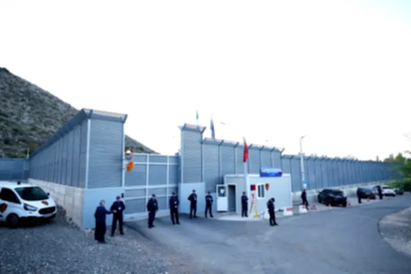 Le Parlement européen valide les « hubs de retour » pour migrants grâce à une alliance droite-extrême droite