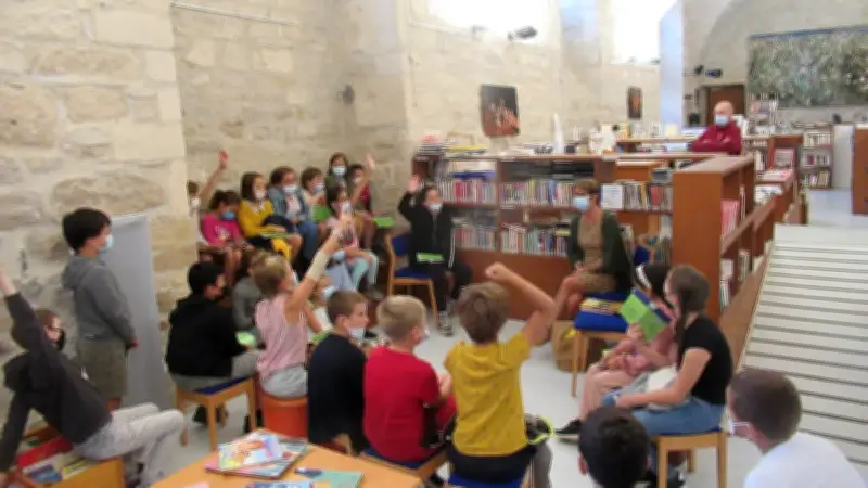 Le Pedibus reprend du service à Barjac pour des visites à la médiathèque