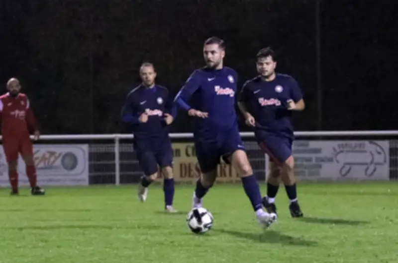 Le Port/Feugarolles renforce sa position de dauphin en D3 après une victoire cruciale