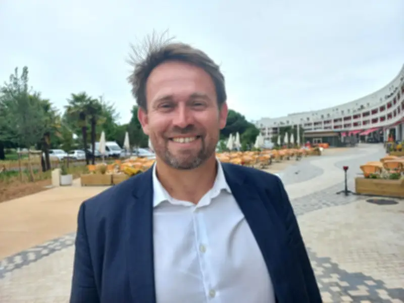 Le portrait intime du candidat RN de Royan : surf, Gaulle et huîtres