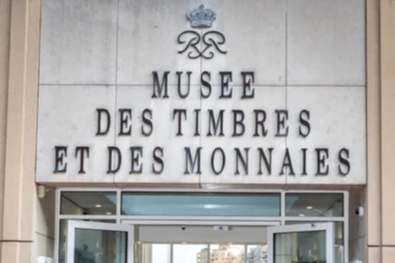 Le prince Albert II et son fils célèbrent les 30 ans du musée des timbres et monnaies de Monaco