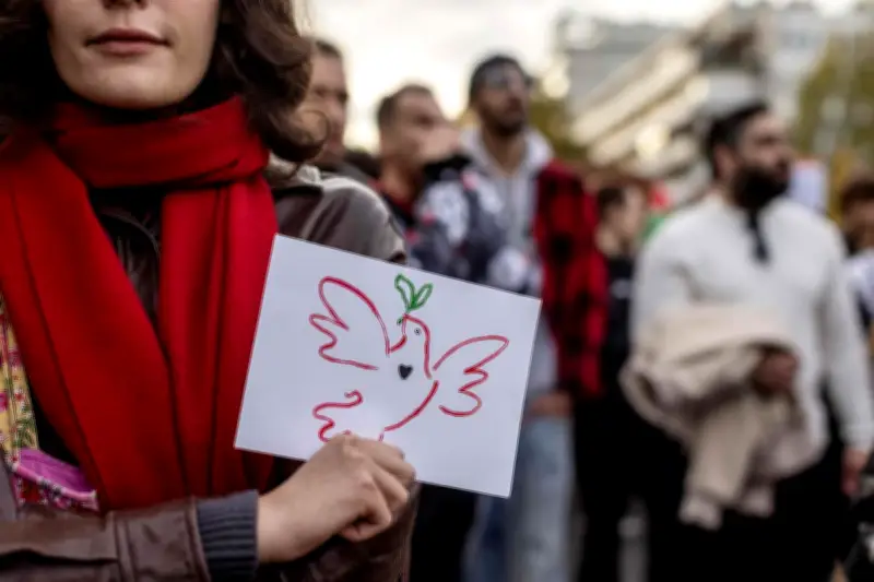 Le Printemps des Poètes célèbre la liberté, thème poignant en temps de guerre