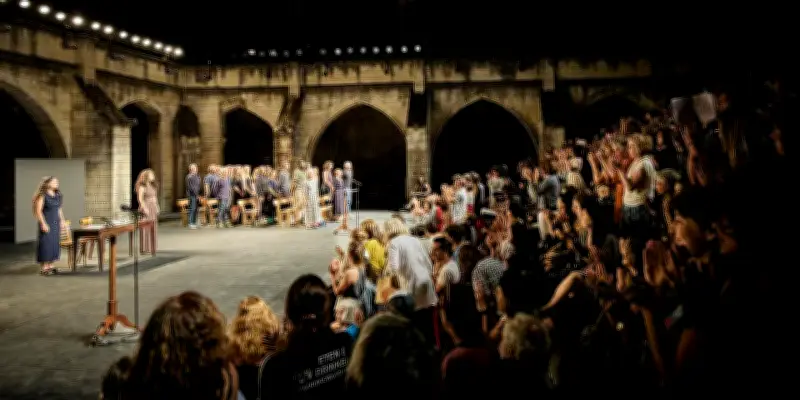 Le Procès Pelicot : comment le théâtre réinvente sa forme face aux violences sexuelles