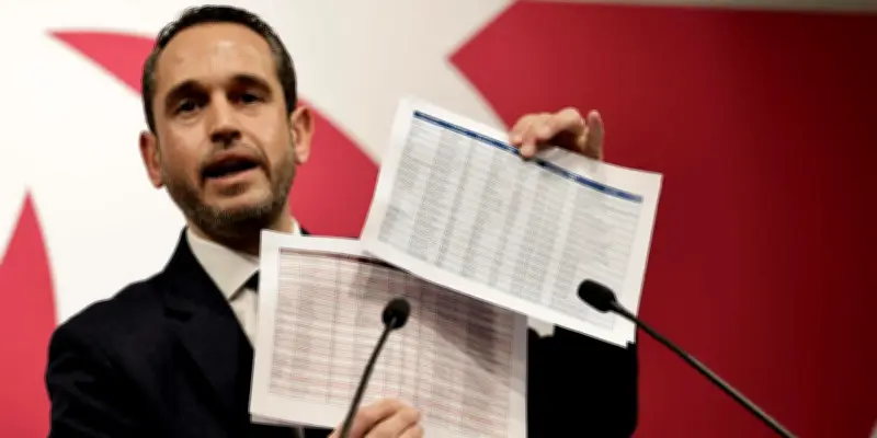 Le PS accuse LR d'un pacte de déshonneur avec l'extrême droite pour les municipales