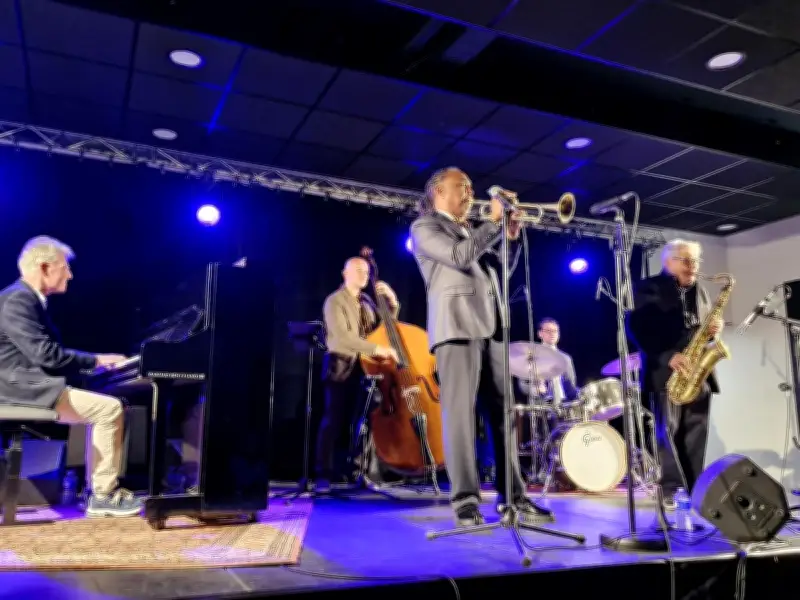 Le Ronald Baker Quintet clôture en apothéose la saison Jazz in Mornac 2025-2026