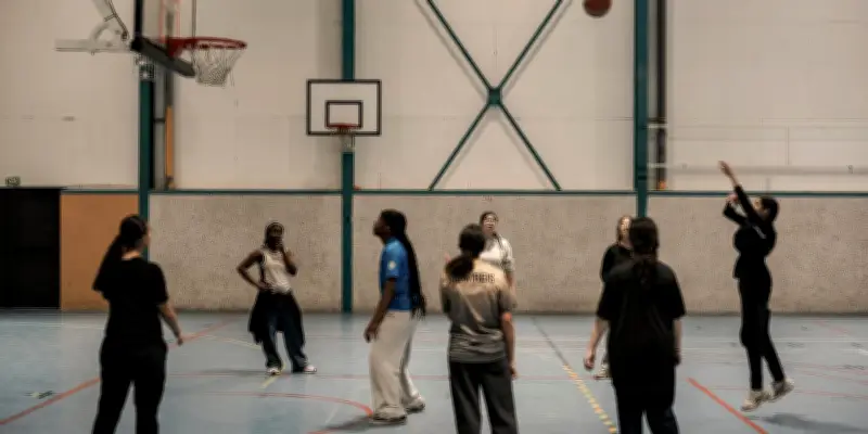 Le sport à l'adolescence : un défi majeur pour les filles face aux garçons