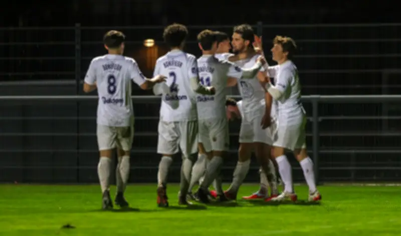 Le SPS de Saint-Paul-lès-Dax signe un partenariat stratégique avec le Pau FC pour la formation