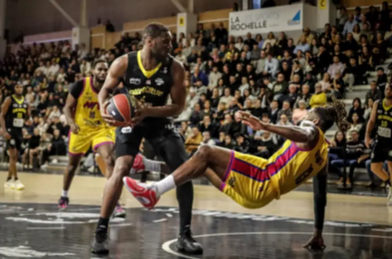 Le Stade Rochelais Basket impressionne à l'extérieur face à Champagne Basket