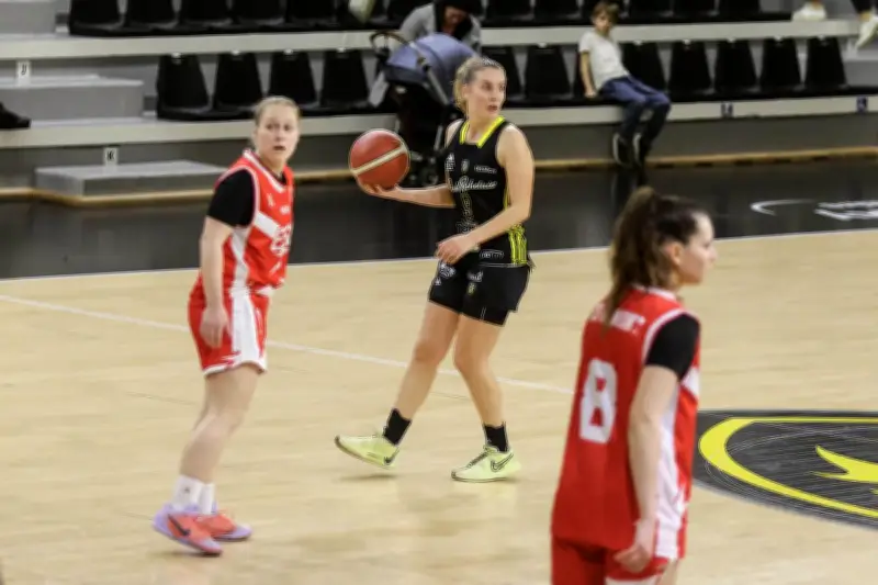 Le Stade Rochelais Rupella en péril comptable après une défaite cruciale en NF2