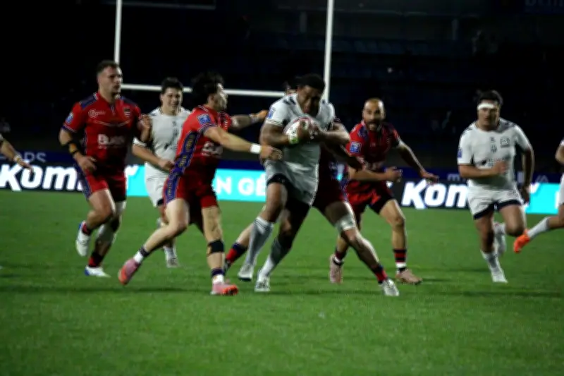 Le SUA Agen chute lourdement à Béziers et compromet ses chances de qualification