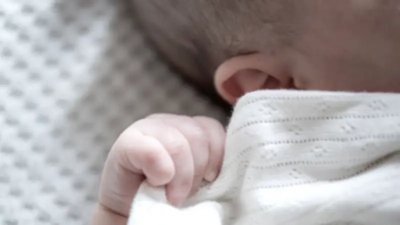 Le tilde autorisé dans les prénoms : fin des poursuites judiciaires en France