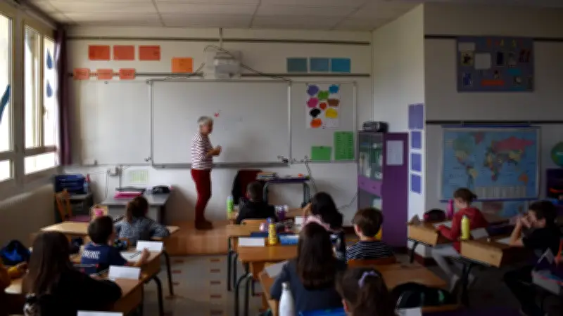 Le travail invisible des professeurs des écoles : une charge hebdomadaire de 45 à 48 heures