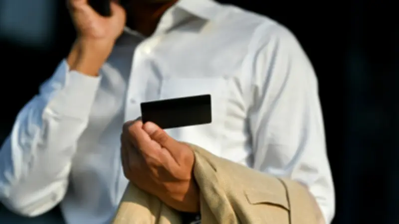 Le vishing IA : l'arnaque qui clone les voix familières pour mieux duper