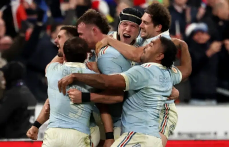 Le XV de France arrache un deuxième titre consécutif dans un Six Nations haletant