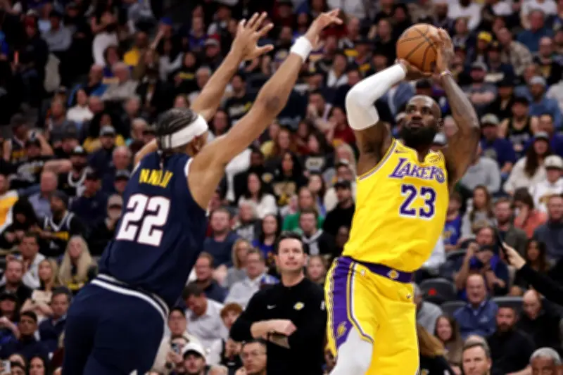 LeBron James bat un nouveau record historique de paniers en NBA