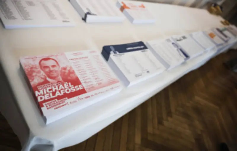 Élections municipales 2026 : le pliage des bulletins A4, un détail de taille qui agace les électeurs