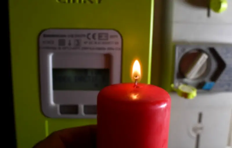 Électricité : les coupures pour impayés baissent légèrement mais restent à un niveau alarmant