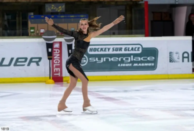Lena Reuter, 16 ans, championne fédérale de patinage artistique du Sud-Ouest