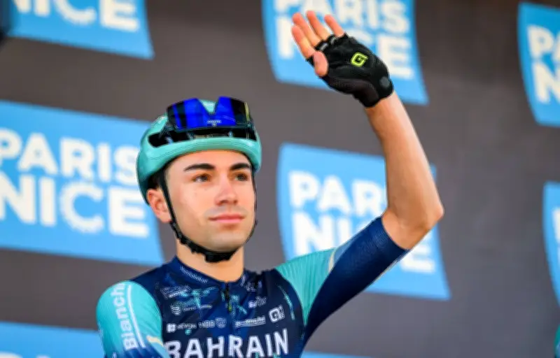 Lenny Martinez s'impose au sprint face à Vingegaard lors de la dernière étape de Paris-Nice