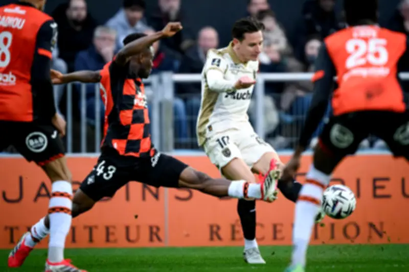 Lens s'incline à Lorient et laisse le PSG prendre quatre points d'avance