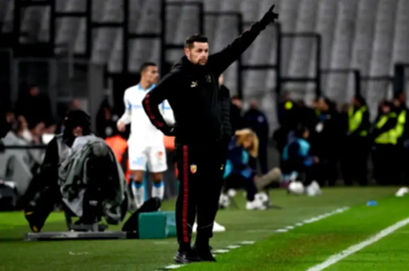 Lens s'oppose fermement à la demande du PSG de reporter leur match de Ligue 1