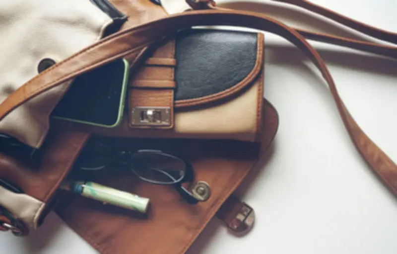 L'entretien du sac en cuir : guide complet pour le préserver durablement