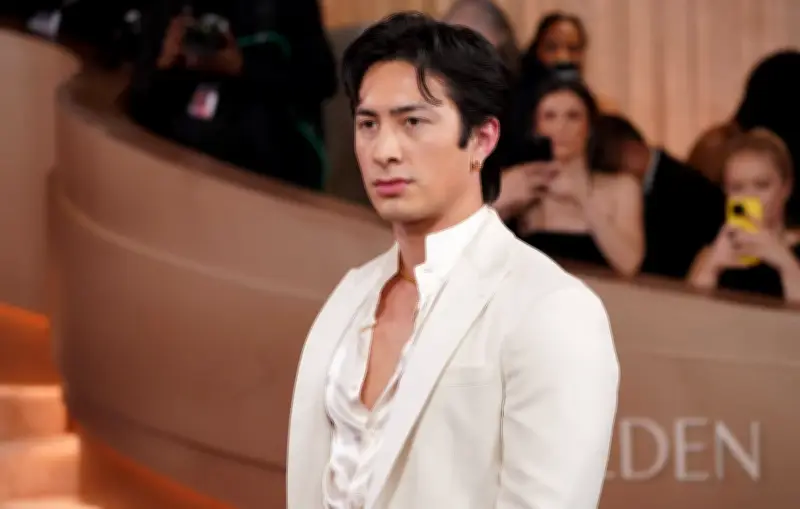 Les acteurs de Heated Rivalry dénoncent la haine des fans toxiques