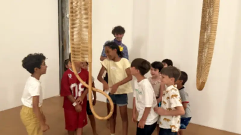 Les ateliers jeunesse du CRAC font un carton : immersion artistique pour les 7-12 ans