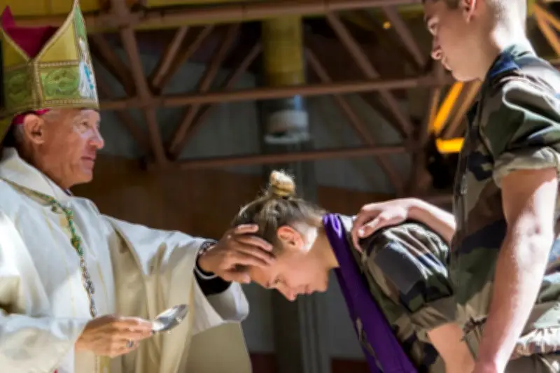 Les baptêmes d'adultes et d'adolescents en hausse à l'approche de Pâques