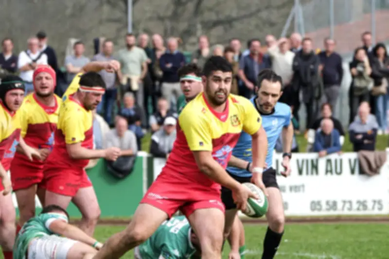 Les Bas-Navarrais visent un barrage à domicile face à Layrac, un match crucial pour le maintien