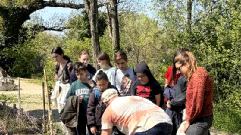 Les écodélégués de Roquemaure découvrent le jardin pédagogique Cultur'air