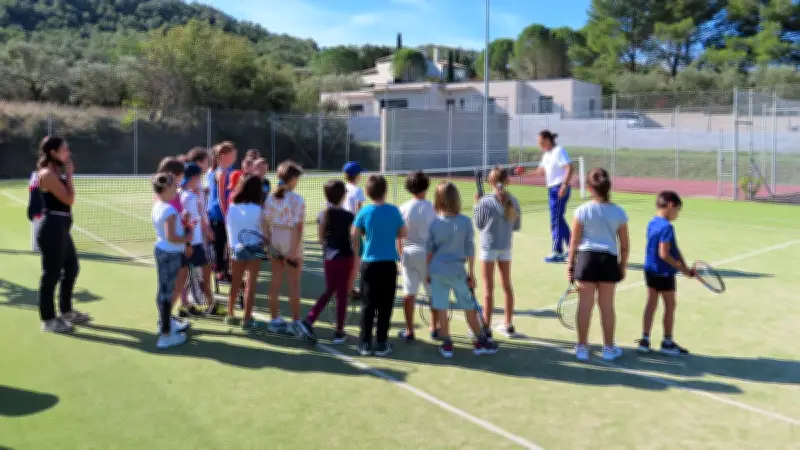 Les écoliers de Saint-Dionisy initiés au tennis jusqu'aux vacances de la Toussaint