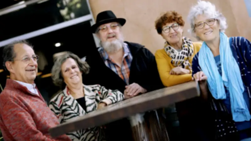 Les écrans et nos enfants : entre dangers et alternatives éducatives