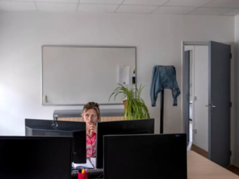 Les employés bancaires inquiets face à l'IA : deux tiers craignent pour leur poste