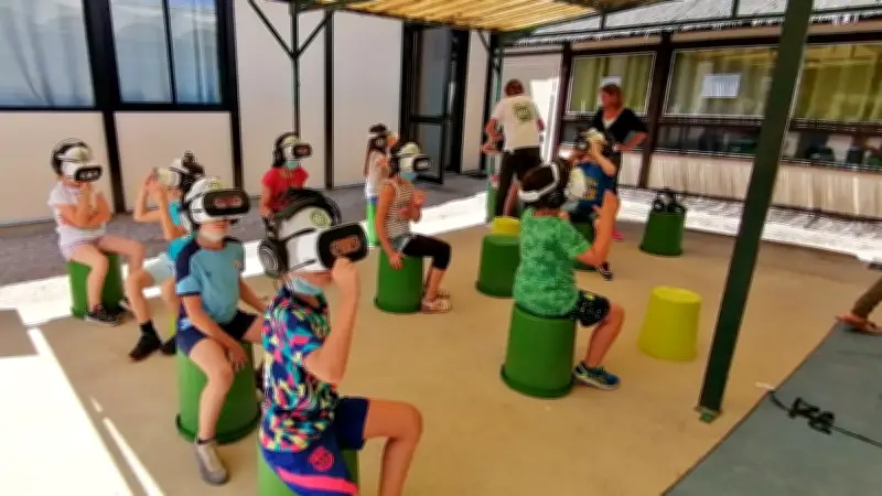 Les enfants de Boisset-et-Gaujac plongent dans la biodiversité grâce à la réalité virtuelle