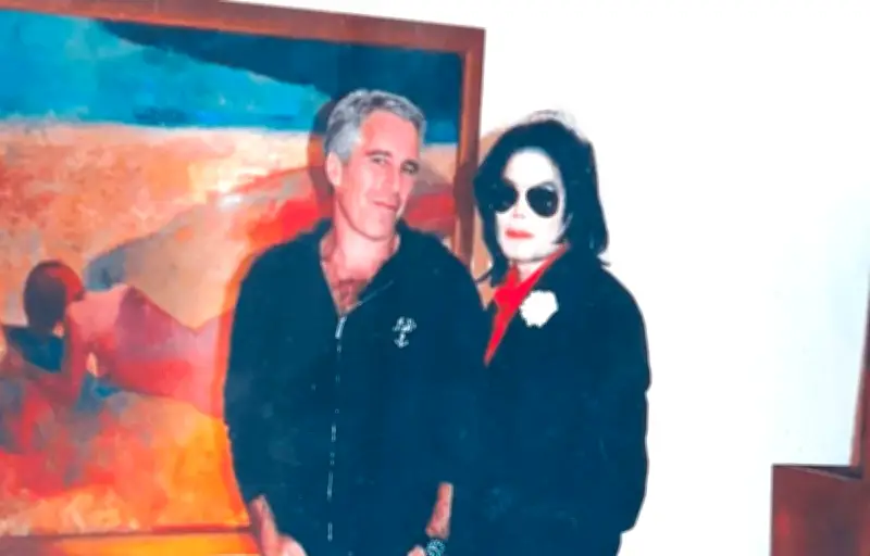 Les fans de Michael Jackson utilisent l'affaire Epstein pour le blanchir des accusations