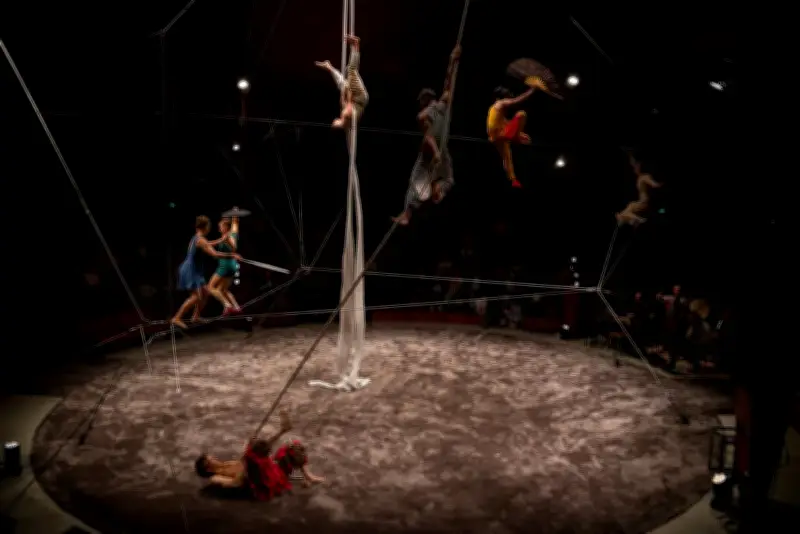 Les Funambules Colporteurs célèbrent 30 ans de spectacle itinérant sans perdre le fil