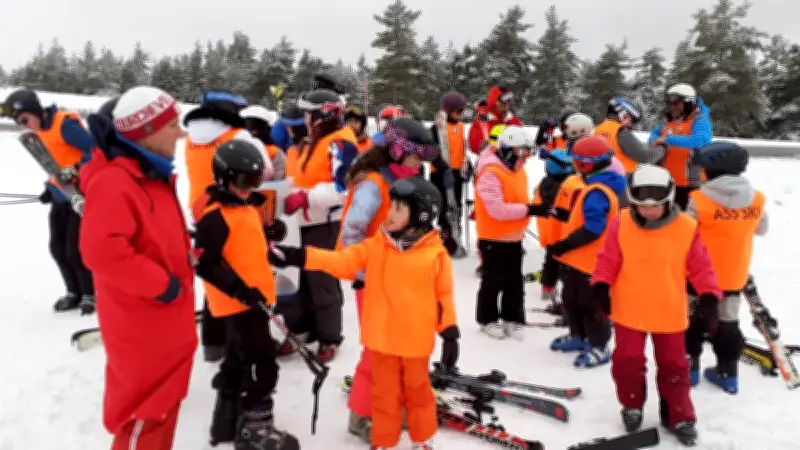 Les jeunes skieurs de Salindres brillent lors des sorties hivernales du club local