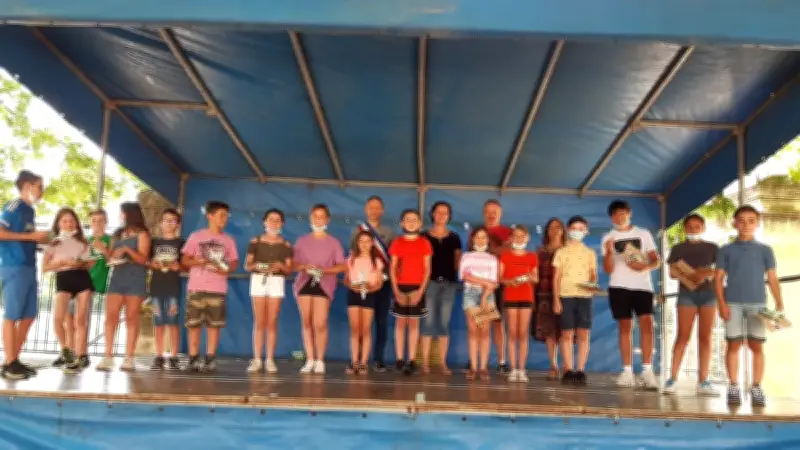 Les élèves de CM2 d'Orsan récompensés par un dictionnaire d'anglais