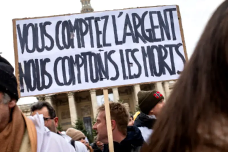 Les médecins effarés par un rapport explosif révélé par Le Canard Enchaîné