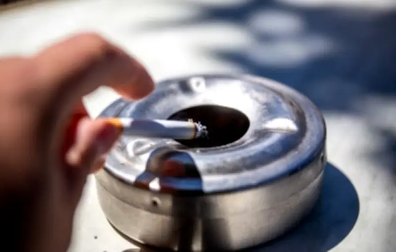 Les pauses cigarettes coûtent-elles vraiment 5 milliards d'euros aux entreprises françaises ?