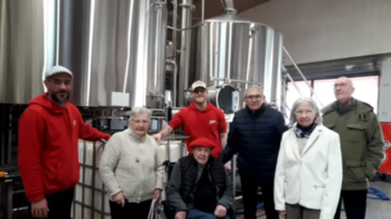 Les résidents d'un Ehpad découvrent la brasserie artisanale biterroise