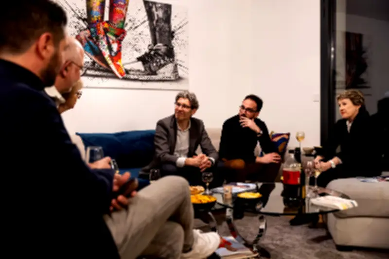 Les réunions chez l'habitant, nouvelle arme des maires en campagne électorale